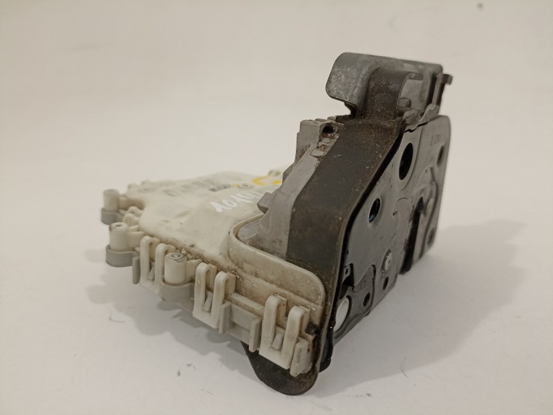 Recambio de cerradura puerta delantera derecha para audi a1 (8xk) attraction referencia OEM IAM 8X1837016C  