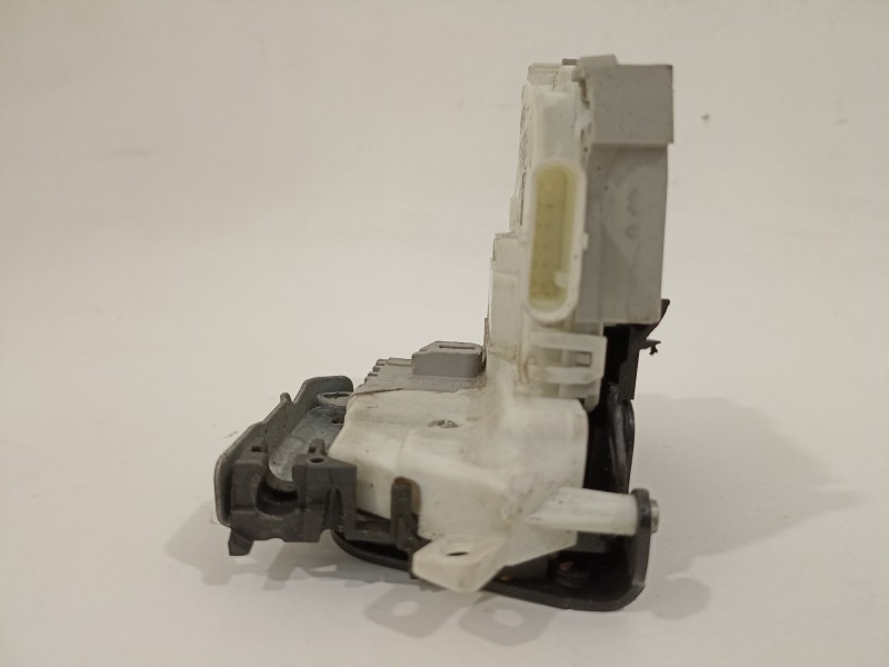 Recambio de cerradura puerta delantera derecha para audi a1 (8xk) attraction referencia OEM IAM 8X1837016C  