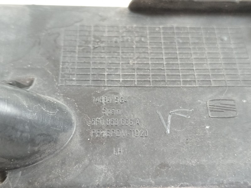 Recambio de rejilla paragolpes izquierda para seat leon sc (5f5) style referencia OEM IAM 5F0853666A  