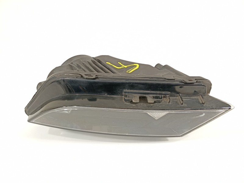 Recambio de faro antiniebla derecho para seat leon sc (5f5) style referencia OEM IAM 6J9941702A  