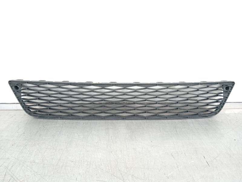 Recambio de rejilla paragolpes central para seat leon sc (5f5) style referencia OEM IAM 5F0853667  