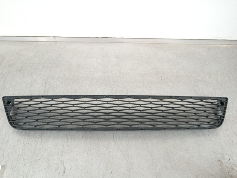 Recambio de rejilla paragolpes central para seat leon sc (5f5) style referencia OEM IAM 5F0853667  