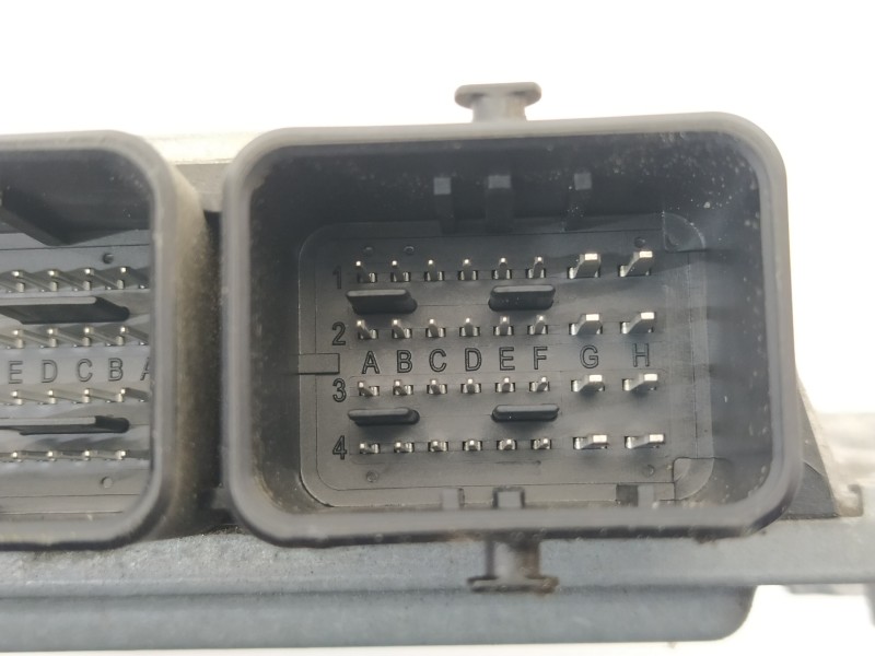 Recambio de centralita motor uce para renault scenic iii expression referencia OEM IAM 237106691R  