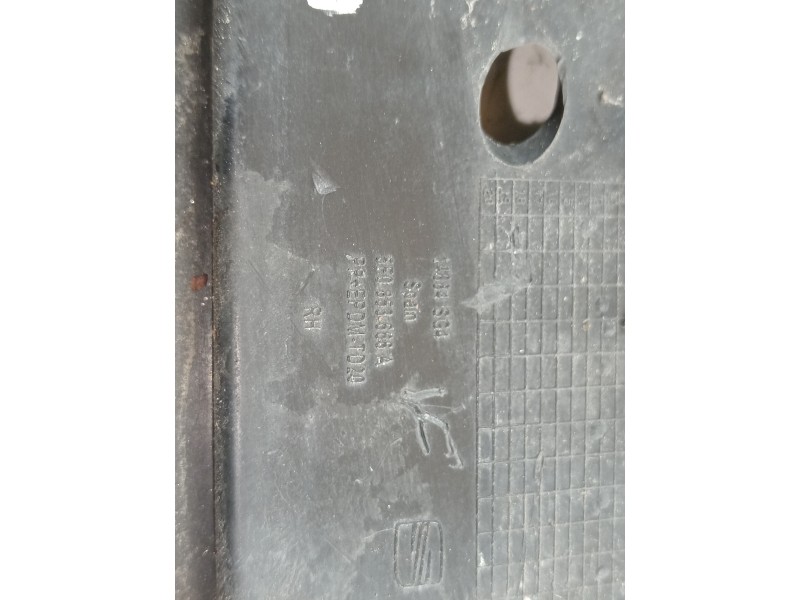 Recambio de rejilla paragolpes derecha para seat leon sc (5f5) style referencia OEM IAM 5F0853666A  