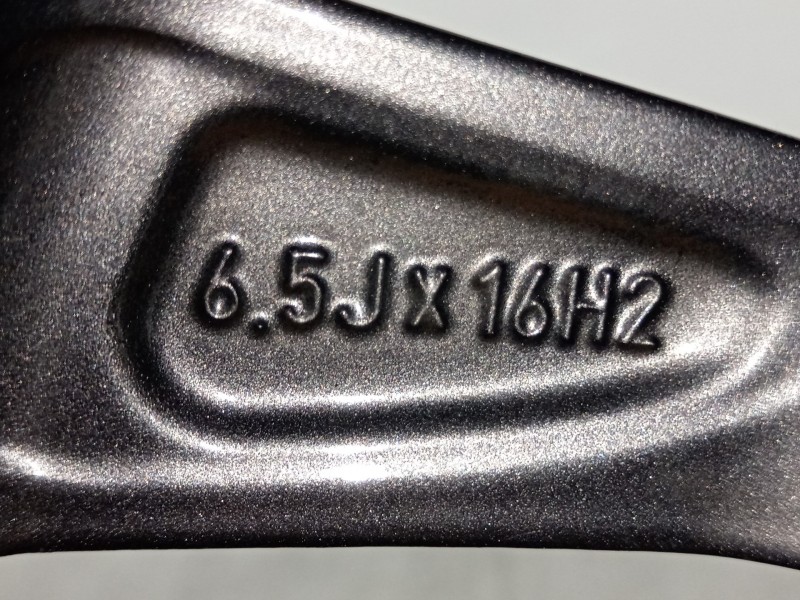 Recambio de llanta para hyundai i30 (pd) essence referencia OEM IAM 52910-G4200  