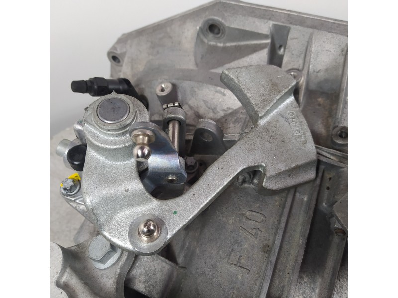 Recambio de caja cambios para opel insignia berlina edition referencia OEM IAM F40  