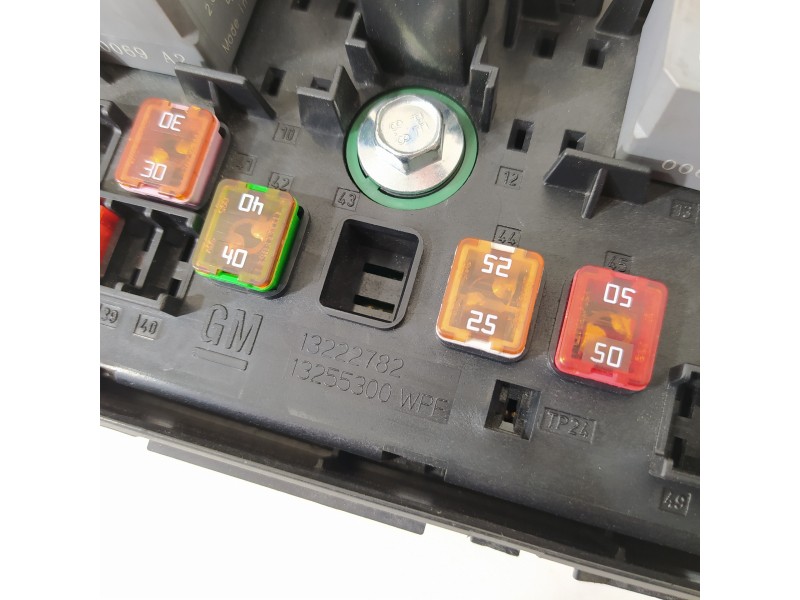Recambio de caja reles / fusibles para opel insignia berlina edition referencia OEM IAM 13275881 13222782 13255300