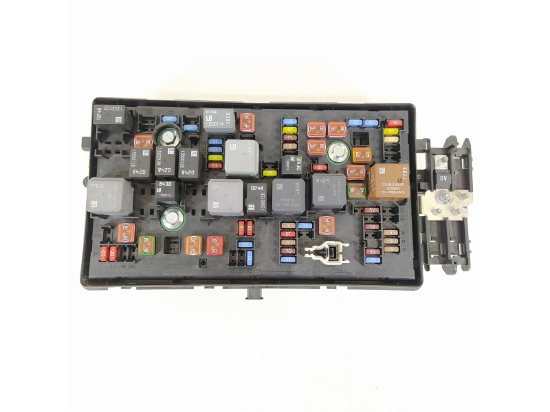 Recambio de caja reles / fusibles para opel insignia berlina edition referencia OEM IAM 13275881 13222782 13255300