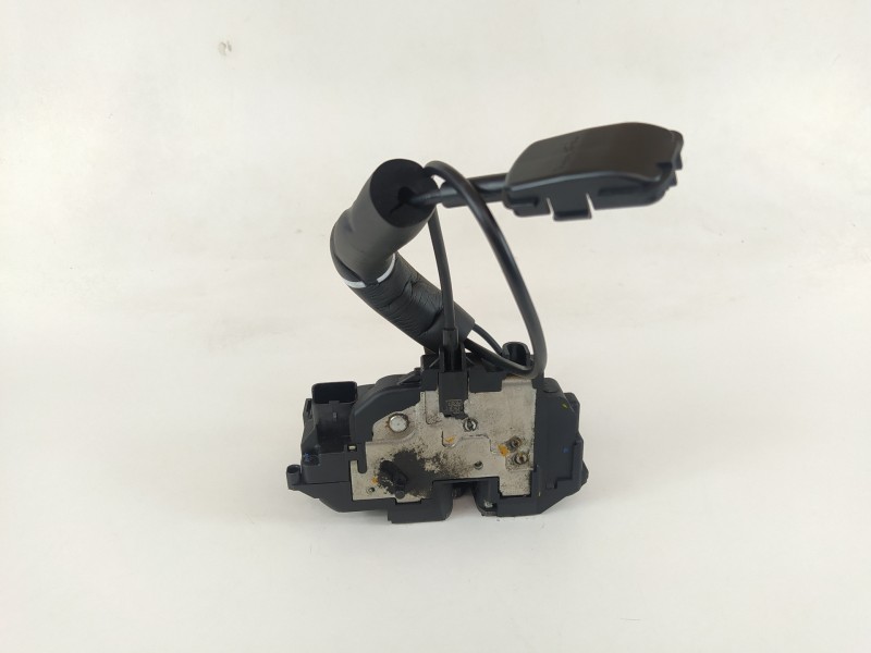 Recambio de cerradura puerta trasera derecha para renault scenic iii expression referencia OEM IAM 825020004R  