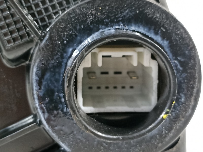 Recambio de cerradura puerta delantera derecha para toyota auris luna referencia OEM IAM 6903002220  