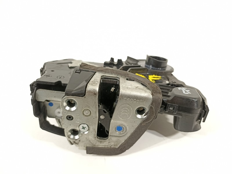 Recambio de cerradura puerta delantera derecha para toyota auris luna referencia OEM IAM 6903002220  