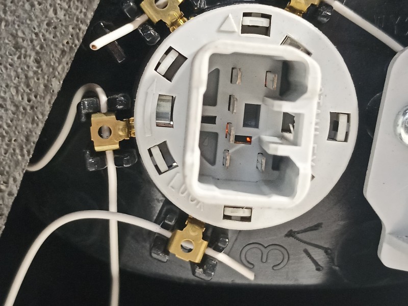 Recambio de piloto trasero derecho para toyota land cruiser (j12) 3.0 d-4d gx referencia OEM IAM   