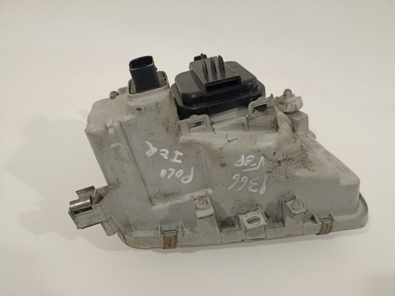 Recambio de faro izquierdo para volkswagen polo berlina (6n2) trendline referencia OEM IAM 6N1941017AA  