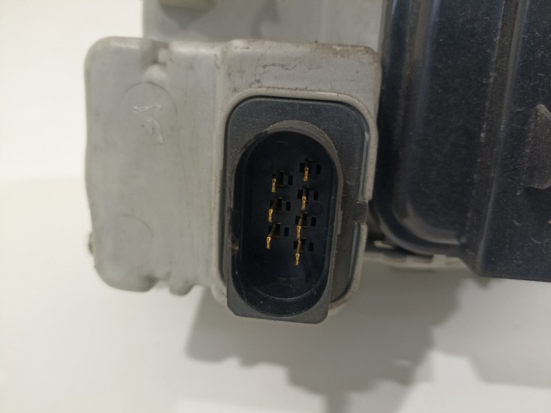 Recambio de faro izquierdo para volkswagen polo berlina (6n2) trendline referencia OEM IAM 6N1941017AA  