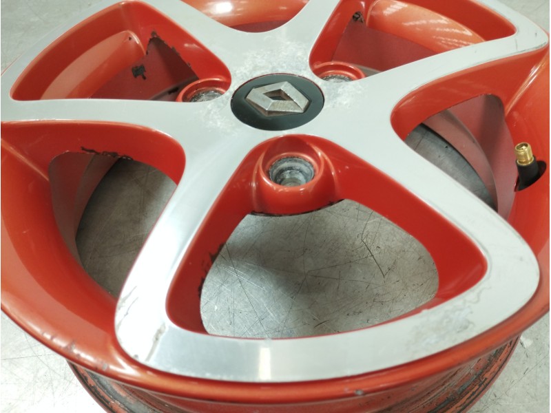 Recambio de llanta para renault twizy cargo referencia OEM IAM 0511R  