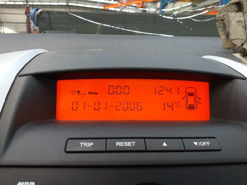 Recambio de pantalla multifuncion para kia cee´d active referencia OEM IAM 957101H400  