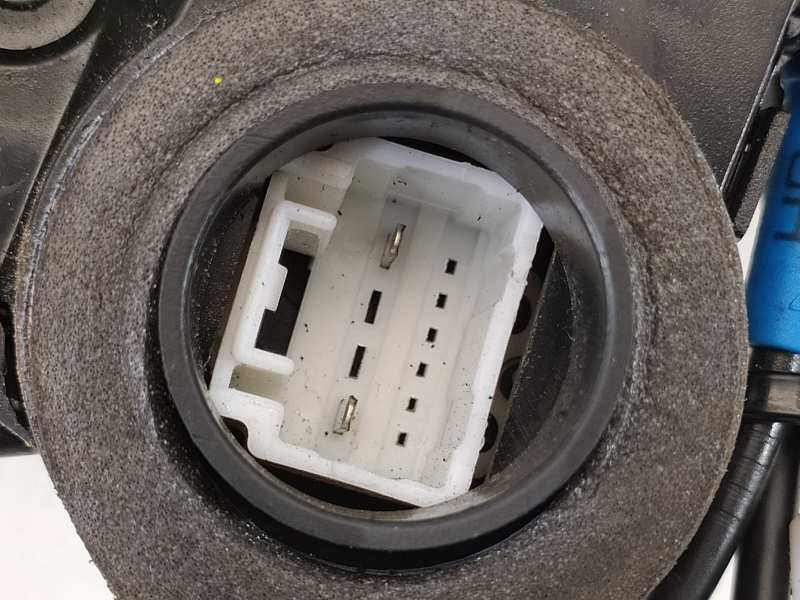 Recambio de cerradura puerta trasera derecha para toyota auris luna+ referencia OEM IAM   