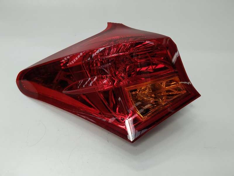 Recambio de piloto trasero izquierdo para toyota auris active referencia OEM IAM 8159102450  