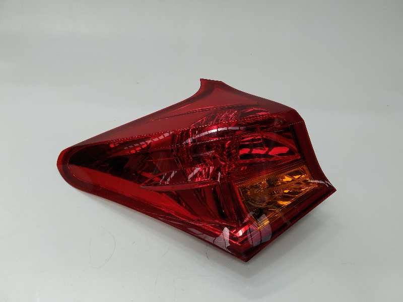 Recambio de piloto trasero izquierdo para toyota auris active referencia OEM IAM 8159102450  