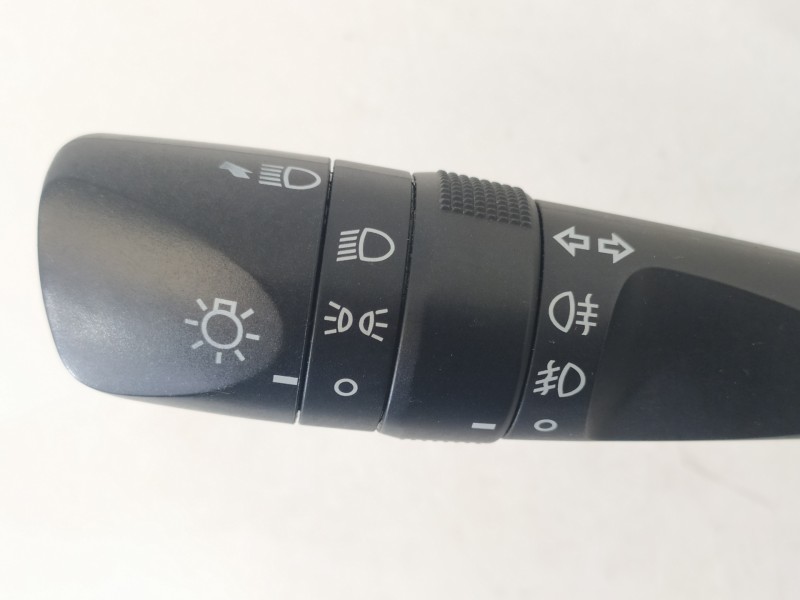 Recambio de mando luces para toyota auris active referencia OEM IAM 0273017F850 L13 