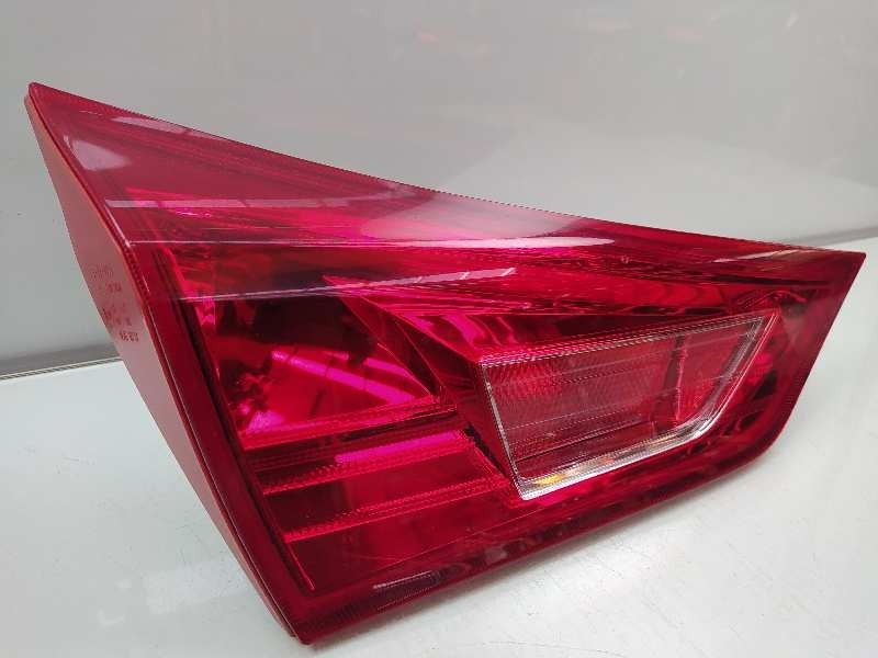 Recambio de piloto trasero izquierdo en porton para toyota auris active referencia OEM IAM   