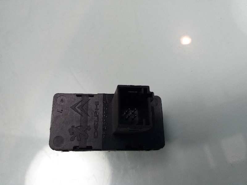 Recambio de mando elevalunas trasero derecho para peugeot 308 sport referencia OEM IAM 96573850XT  