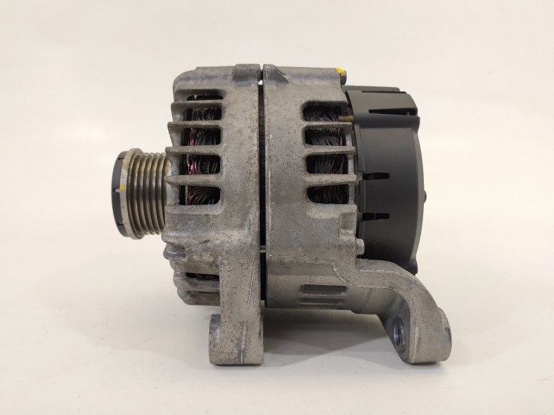 Recambio de alternador para bmw serie 3 touring (f31) 320d referencia OEM IAM 8578608 FGN18S141 2622129A