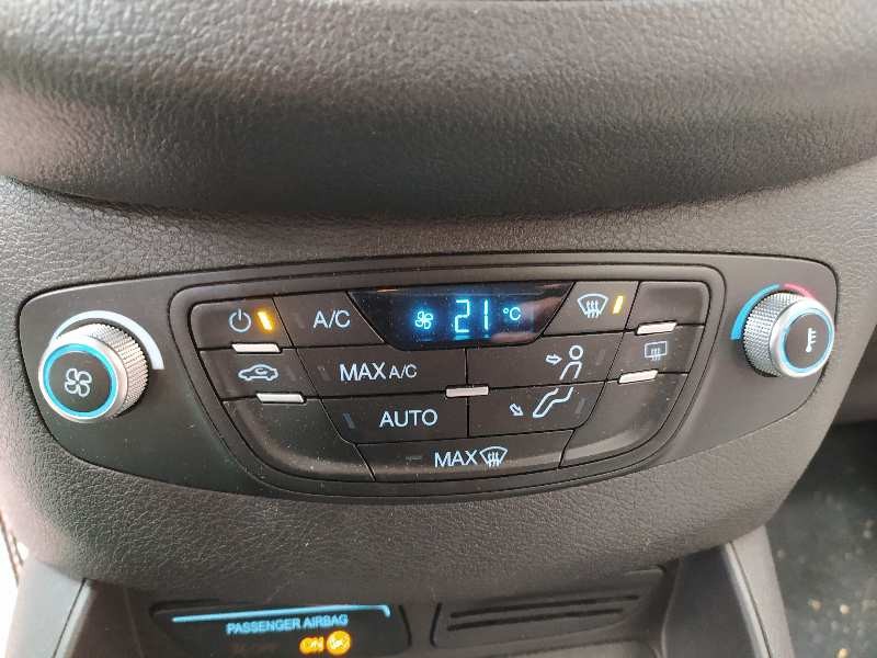 Recambio de mando climatizador para ford tourneo courier (c4a) titanium referencia OEM IAM ET7618C612EF  