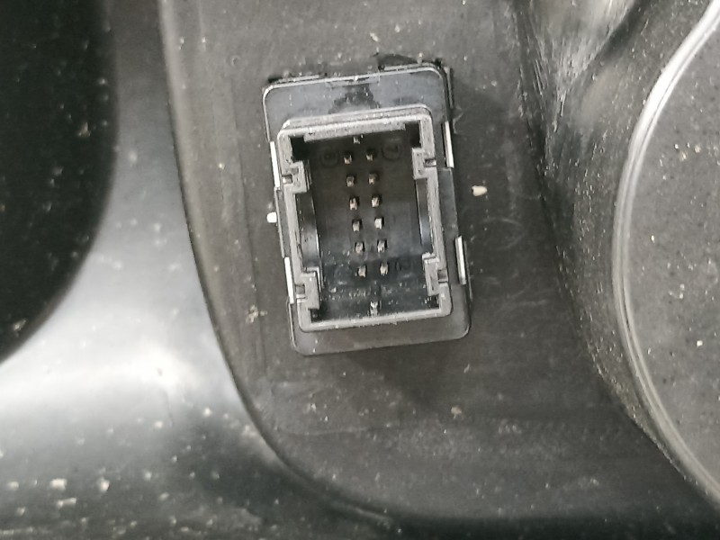 Recambio de moldura para fiat 500 abarth referencia OEM IAM 735429498  