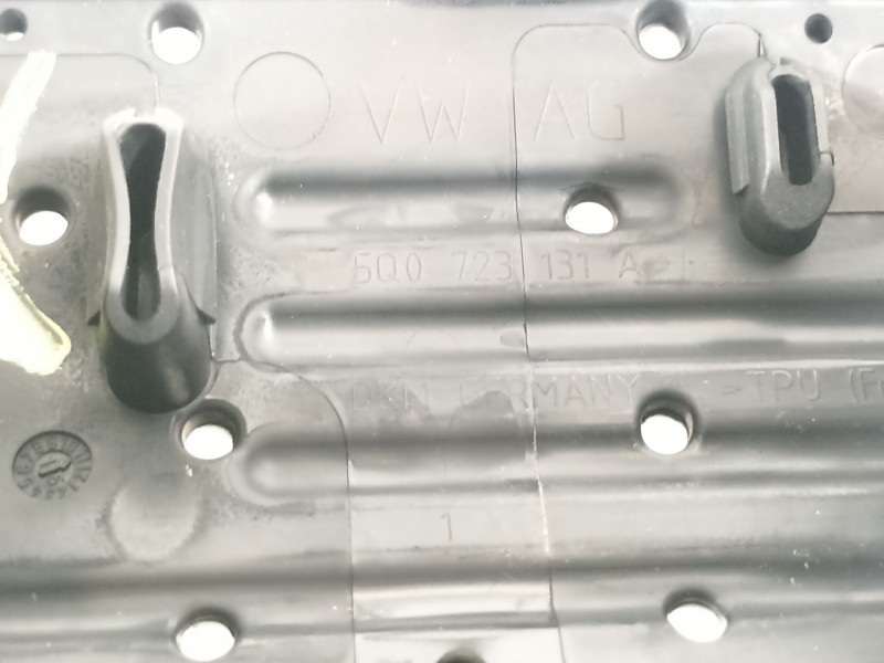Recambio de no identificado para volkswagen golf vii lim. gte referencia OEM IAM 5q0723131a  
