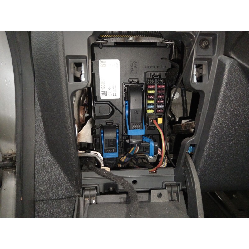 Recambio de caja reles / fusibles para opel corsa d cmon referencia OEM IAM   