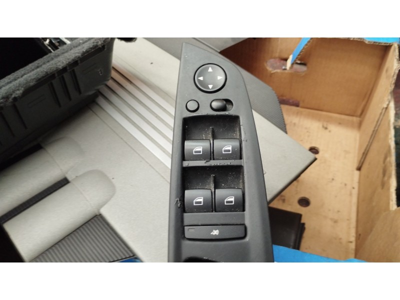 Recambio de mando elevalunas delantero izquierdo para bmw x6 (e71) 3.5d referencia OEM IAM 61319122121  9122121