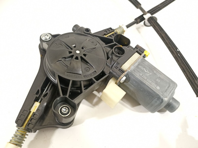 Recambio de elevalunas delantero derecho para volkswagen golf vii lim. gte referencia OEM IAM 5G4837462H  