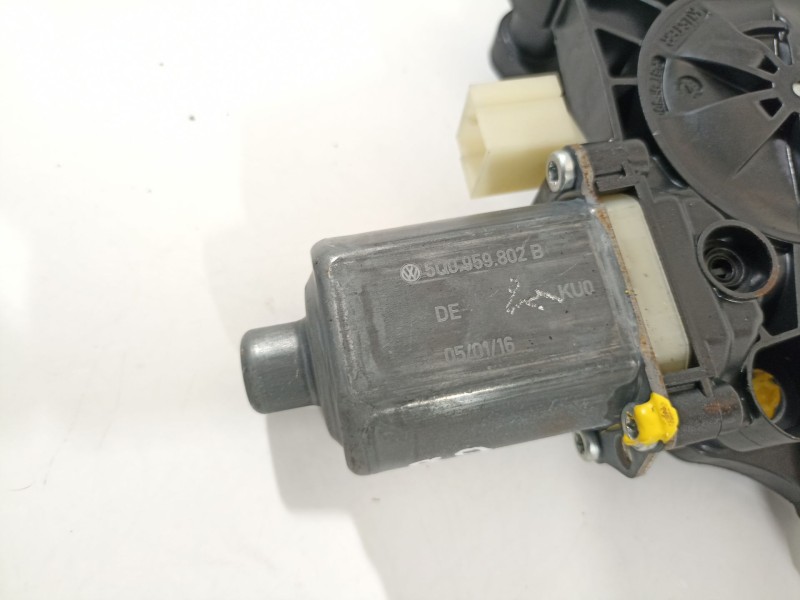 Recambio de elevalunas delantero derecho para volkswagen golf vii lim. gte referencia OEM IAM 5G4837462H  