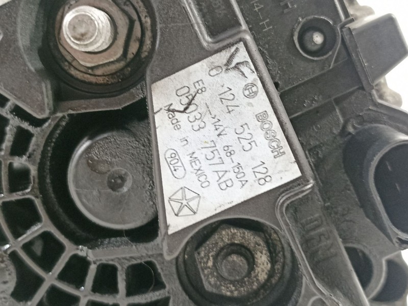 Recambio de alternador para audi a3 (8p) 2.0 tdi ambiente referencia OEM IAM 0124525128 05033757AB 