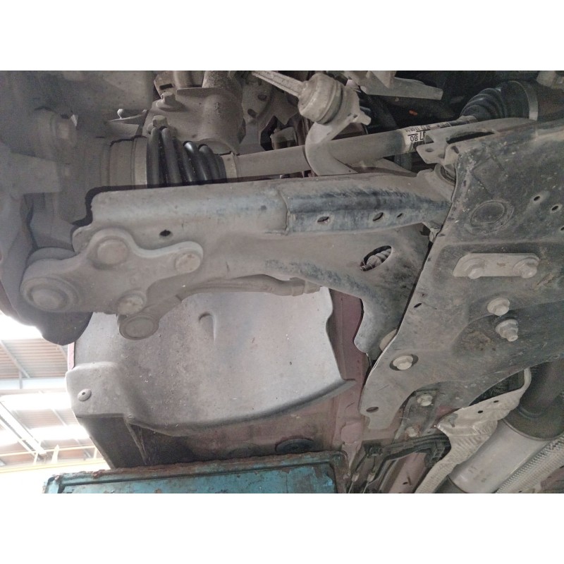 Recambio de brazo suspension inferior delantero derecho para peugeot 308 business line referencia OEM IAM   