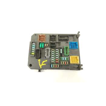 CAJA RELES / FUSIBLES 9806687880 