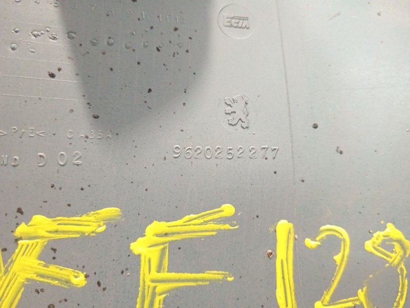 Recambio de paragolpes delantero para peugeot 106 (s1) kid referencia OEM IAM 9620252277  