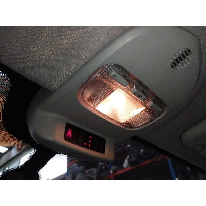 Recambio de luz interior para peugeot 3008 confort referencia OEM IAM   