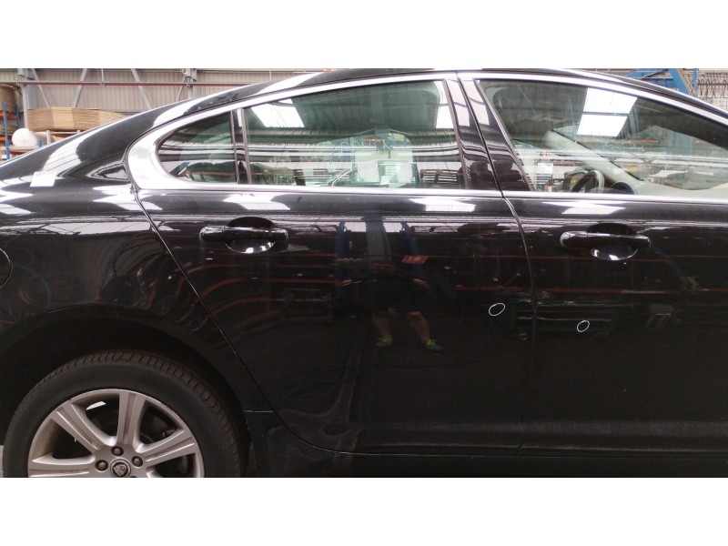 Recambio de puerta trasera derecha para jaguar xf 3.0 v6 diesel luxury referencia OEM IAM   