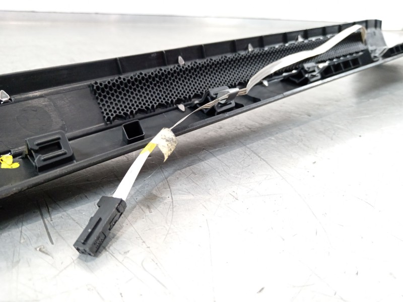 Recambio de moldura para volkswagen golf vii lim. gte referencia OEM IAM 5G4853369  