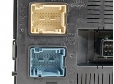 Recambio de caja reles / fusibles para peugeot 5008 sport pack referencia OEM IAM 9664058780   2