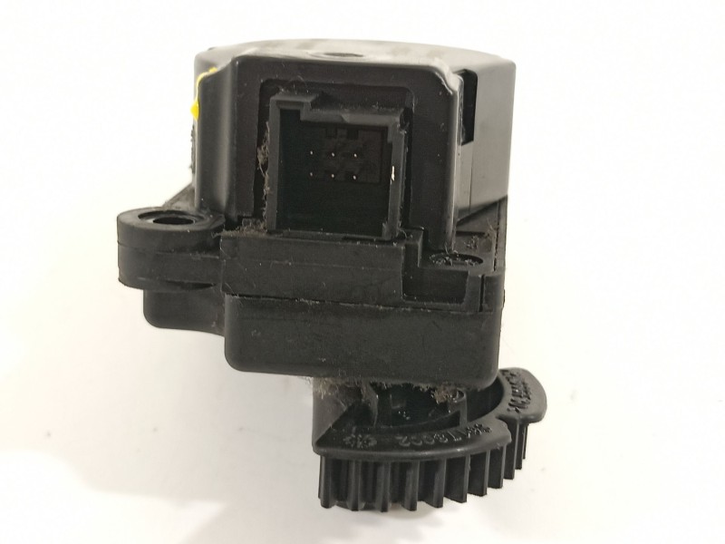 Recambio de motor apertura trampillas climatizador para peugeot 5008 sport pack referencia OEM IAM P1975001U  