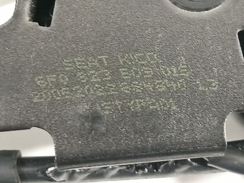 Recambio de cerradura capot para seat arona xperience referencia OEM IAM 6F0823509 6F0823509018 6F0823509015