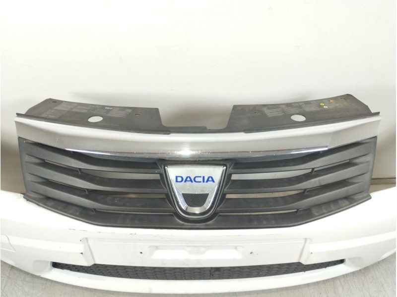 Recambio de paragolpes delantero para dacia sandero ambiance music referencia OEM IAM 8200526596  