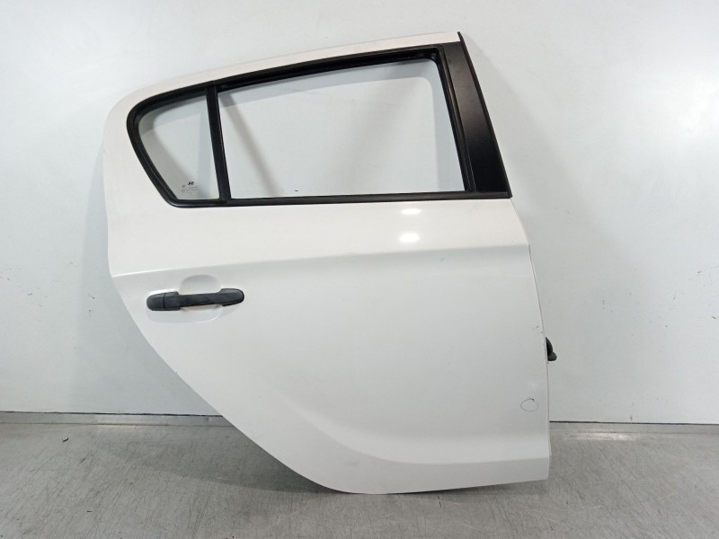 Recambio de puerta trasera derecha para hyundai i20 city s referencia OEM IAM   