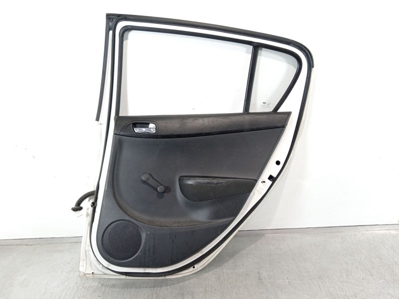 Recambio de puerta trasera derecha para hyundai i20 city s referencia OEM IAM   