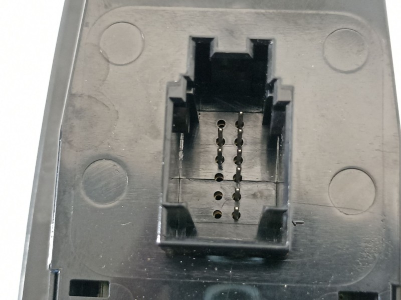 Recambio de mando elevalunas delantero izquierdo para bmw serie 2 gran tourer (f46) 218d referencia OEM IAM 9362116  