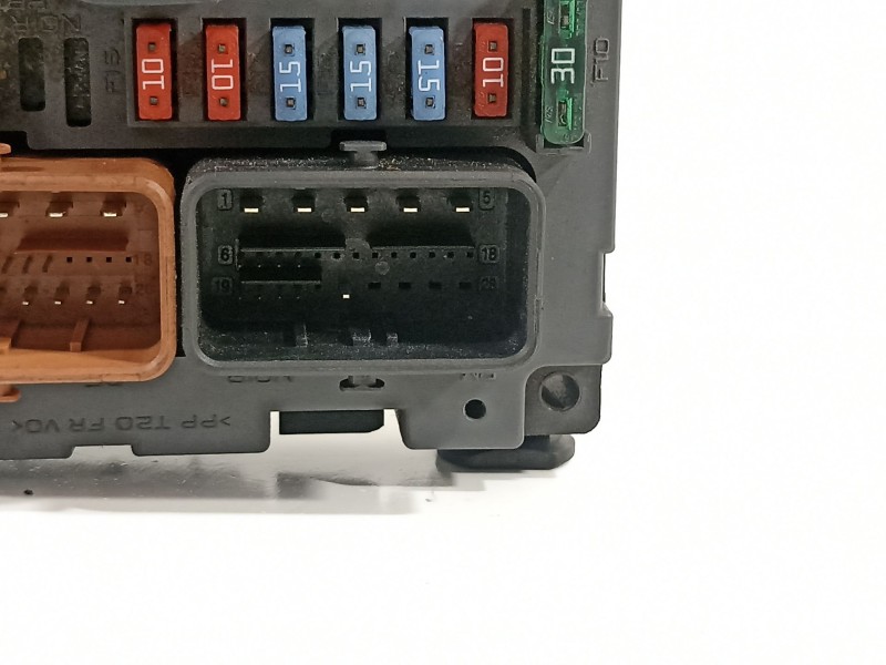 Recambio de caja reles / fusibles para citroën c4 picasso millenium referencia OEM IAM 9667044880  