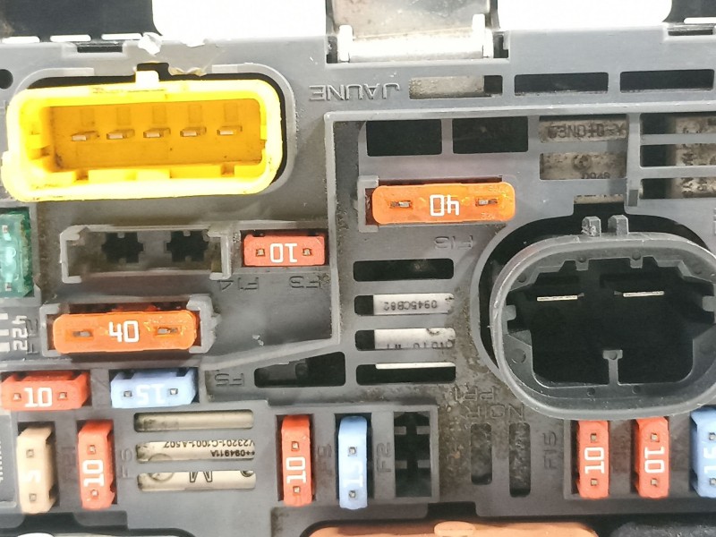 Recambio de caja reles / fusibles para citroën c4 picasso millenium referencia OEM IAM 9667044880  